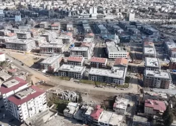 Bakan Kurum: 11 ildeki şantiyelerimizde gündüzün temposunu gece de sürdürüyoruz