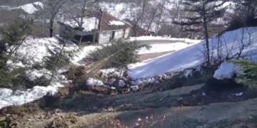 Sinop’ta heyelan köy yolunu ulaşıma kapattı!