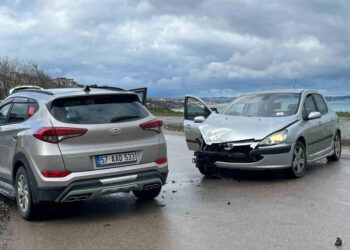Sinop’ta maddi hasarlı trafik kazası!