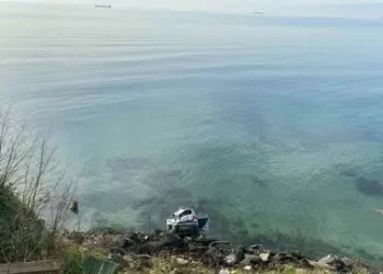 Sinop’ta otomobil denize düştü!