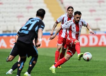 Sivasspor, Adana Demirspor’u 5 golle geçti!