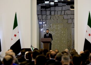 Suriye’de geçici yönetimin ilk kabinesi duyuruldu: PYD’den boykot kararı