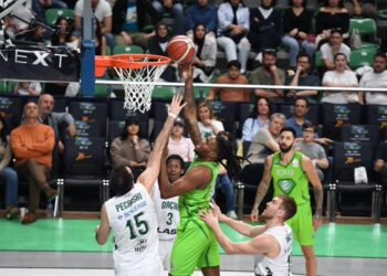 TOFAŞ evinde Darüşşafaka Lassa’yı farklı yendi!