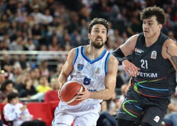 Türk Telekom 85-75 Aliağa Petkimspor