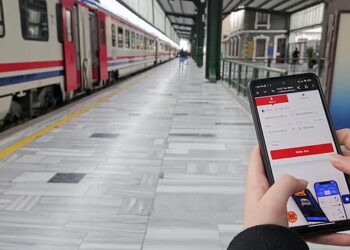 Bakan Uraloğlu paylaştı: Gar ve istasyonlara ücretsiz Wi-Fi!