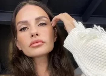 Yasemin Özilhan, son pozlarıyla dikkatleri üzerine topladı! Değişimi gündem oldu!