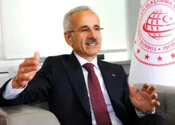 Bakan Uraloğlu duyurdu! İstanbul’a 4,5 kilometrelik yeni metro hattı