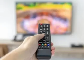 TV yayın akışı 18 Nisan Cuma! Hangi kanalda ne var, günün filmleri ve dizileri neler?