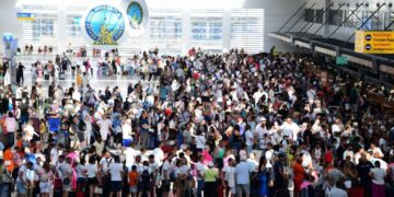 Bayram tatilinde birçok havalimanında 2025 yılı yolcu rekoru kırıldı
