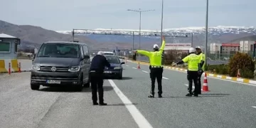 Bayram Tatilinde Trafik Kurallarını İhlal Eden 16 Bin 607 Sürücüye İşlem Yapıldı