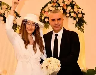 Berdan Mardini kendisinden yaşça küçük sevgilisi Dilara Talay ile evlendi