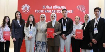 Bakan Göktaş’tan “Dijital Dünyada Çocuk Hakları Sözleşmesi”ne ilk imza