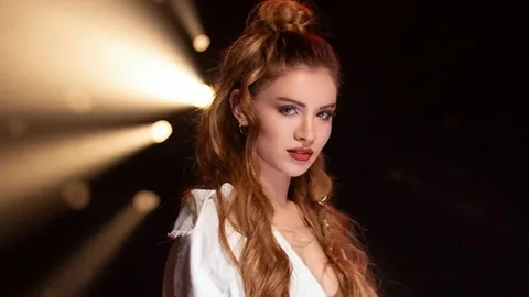 Ünlü şarkıcı Feride Hilal Akın'dan suç duyurusu! Feride Hilal Akin suc duyurusu habermeydan