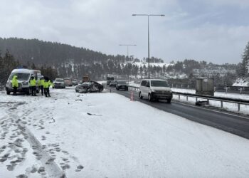 Cumhurbaşkanlığı konvoyunda kaza: 1’i polis 2 kişi hayatını kaybetti