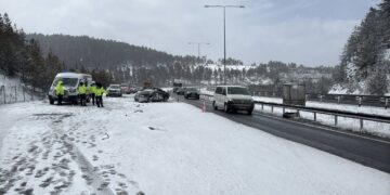 Cumhurbaşkanlığı konvoyunda kaza: 1’i polis 2 kişi hayatını kaybetti