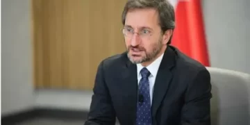 İletişim Başkanı Altun’dan İstanbul Havalimanı‘ndaki üçlü pist operasyonuna ilişkin paylaşım