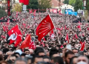 Şişli’de binlerce vatandaş ‘Millet İradesine Sahip Çıkıyor’ mitinginde bir araya geldi