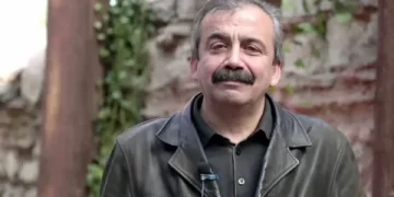 Sırrı Süreyya Önder kimdir?