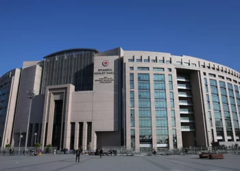 İstanbul merkezli 6 ilde yasa dışı bahis operasyonu: 20 şüpheli gözaltında Tutuklanıp serbest bırakılan yedi gazeteci dahil 25 kişiye hapis istemi