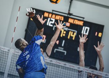 Alanya Belediyespor, Halkbank’ı set vermeden geçti!