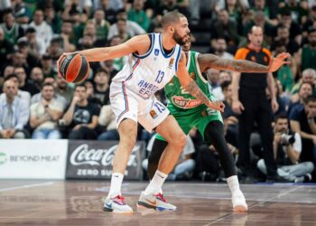 Anadolu Efes, Panathinaikos’u deplasmanda devirdi!