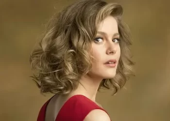 Burcu Biricik kızını paylaştı! İşte minik Luna!