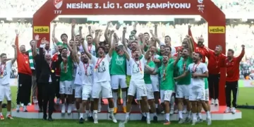 Bursaspor, şampiyonluk kupasına kavuştu!