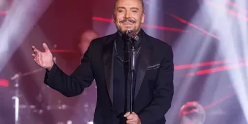 ‘Ben yaşlandım o hâlâ genç’ Bu ünlüleri tanıdınız mı?