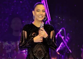 Ebru Gündeş’in kızını görenler ”Aynı Reza Zarrab” demekten kendini alamadı