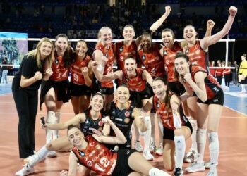Eczacıbaşı Dynavit, Kupa Voley’de finale yükseldi!