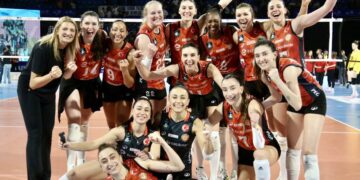 Eczacıbaşı Dynavit, Kupa Voley’de finale yükseldi!