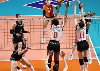 Eczacıbaşı, Galatasaray’ı set vermeden geçti!