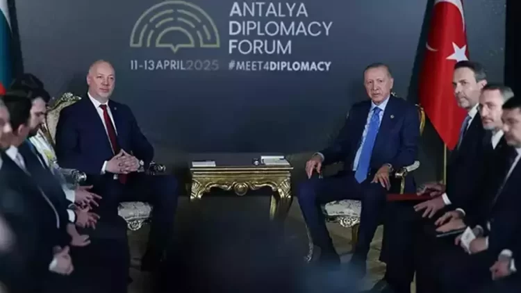 Cumhurbaşkanı Recep Tayyip Erdoğan, bu yıl dördüncüsü düzenlenen Antalya Diplomasi Forumu (ADF) kapsamında yoğun diplomatik temaslarını sürdürüyor.