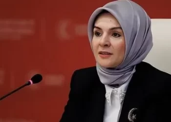 Bakan Göktaş evlenecek gençlere sağlanacak yeni indirimleri açıkladı