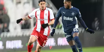 Fenerbahçe, Sivas deplasmanında 3 puanı 3 golle aldı!