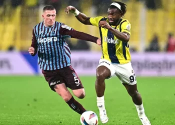 Fenerbahçe, Trabzonspor’u 4 golle devirdi!