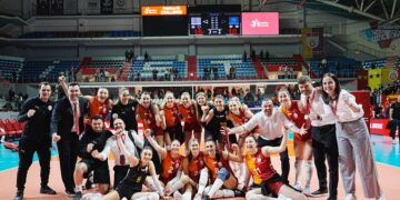 Galatasaray, Fenerbahçe’yi devirip seride 1-0 öne geçti!