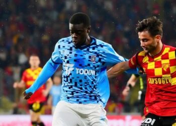 Göztepe, Başakşehir’i 4 golle geçti!