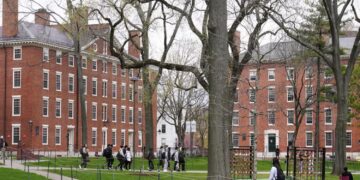 Trump, Harvard Üniversitesi’nin fonlarını dondurdu