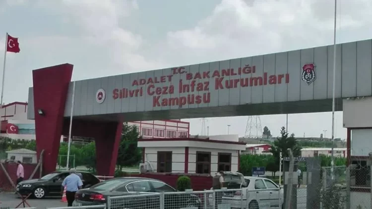 İstanbul Büyükşehir Belediyesi (İBB) soruşturması kapsamında tutuklanan ve Silivri'deki Marmara Cezaevi'nde bulunan bazı kişiler, Çorlu, Tekirdağ ve Kocaeli'ne sevk ediliyor.