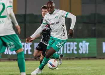 Iğdır FK, Sakaryaspor karşısında 3 puanı 4 golle aldı!