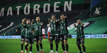 Kocaelispor, Yeni Malatya’ya gol olup yağdı!
