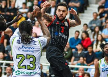 Merkezefendi, Manisa Basket’i farklı yendi!