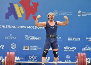 Milli halterci Yusuf Fehmi Genç’ten iki altın madalya!