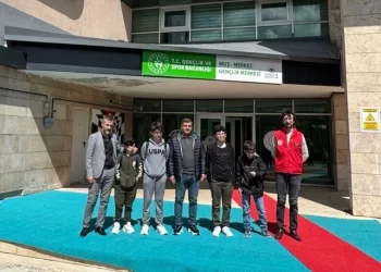 Muşlu gençler, Teknofest kampı için Osmaniye’ye uğurlandı!