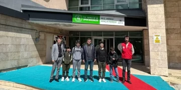 Muşlu gençler, Teknofest kampı için Osmaniye’ye uğurlandı!