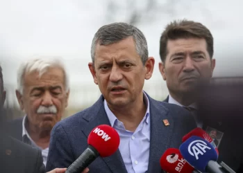 Özgür Özel, Ekrem İmamoğlu’nu ziyaret etti