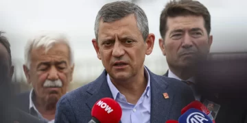 Özgür Özel, Ekrem İmamoğlu’nu ziyaret etti