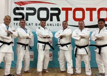 Sinoplu judoculardan büyük başarı!