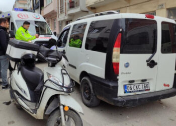 Sinop’ta, otomobil ile motosiklet çarpıştı!